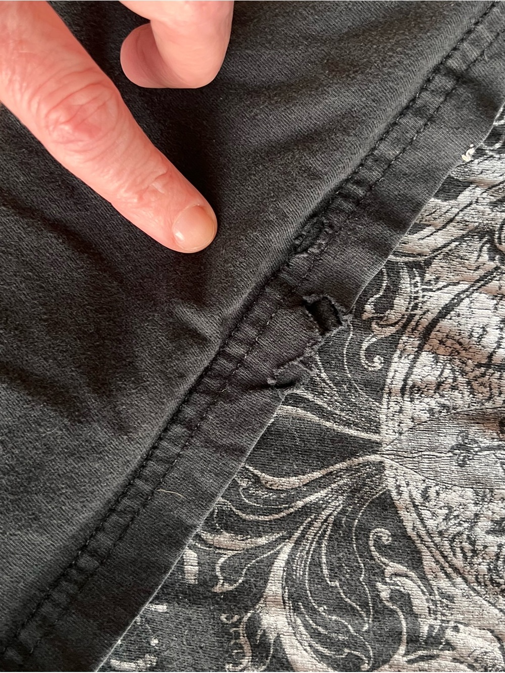 Y2K Gothic Lions Skull Crest Faded Black Graphic T-Shirt Mens M Distressed Goth - Picture 5 of 7